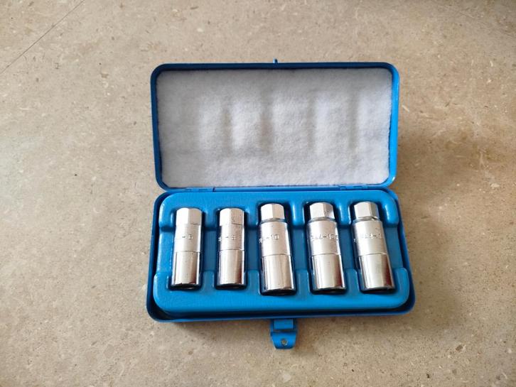 Parfait état - Extracteurs de Goujons 844 - boitier HAZET, Bricolage & Construction, Moteurs, Enlèvement