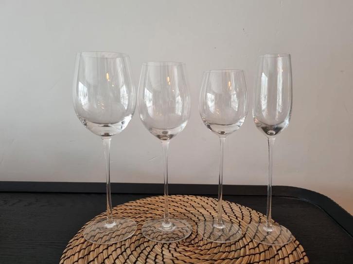 Elegante set kristal glazen van Ventura Belgium (36 glazen), Verzamelen, Glas en Drinkglazen, Zo goed als nieuw, Ophalen