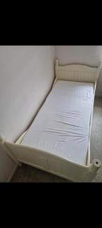 Hoogwaardige kwaliteit bed met matras, Huis en Inrichting, Ophalen, Beige, Hout