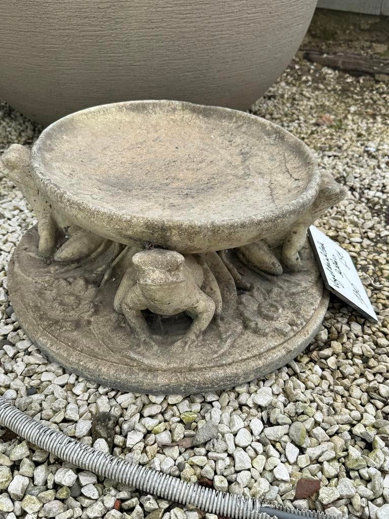 Abreuvoir pour oiseaux et béton décoratif avec grenouilles, Enlèvement ou Envoi, Comme neuf