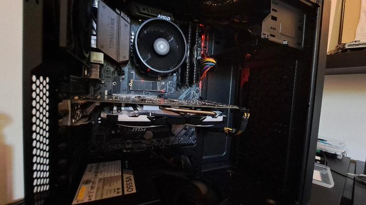 MSI Radeon RX 560 Series Gaming PC, Informatique & Logiciels, Ordinateurs de bureau, Utilisé, 3 à 4 Ghz, SSD, 16 GB, Avec carte vidéo