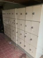 Locker kasten, Ophalen