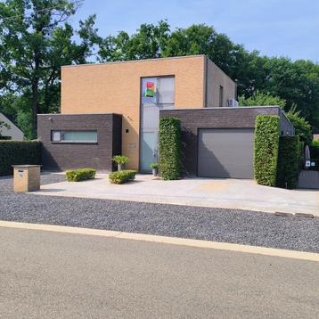 Vrijstaande woning met 5 slpk, 2 badk, garage in Zutendaal ! beschikbaar voor biedingen