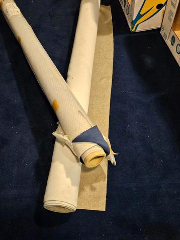 Rollen stof beschikbaar voor biedingen