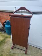 Broekenpers, Ophalen