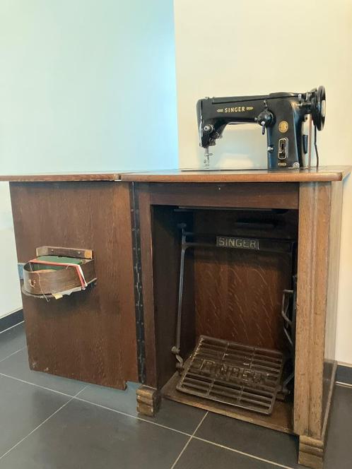 Singer trapnaaimachine in kast, Antiek en Kunst, Antiek | Naaimachines, Ophalen