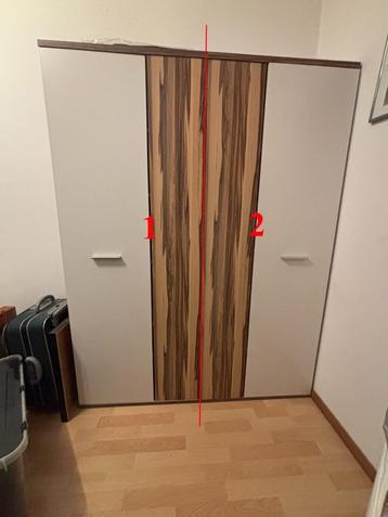 Garde Robe beschikbaar voor biedingen