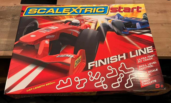 Circuit Scalextric Start Finish Line F1 - sch. 1:32 - Nieuw, Hobby en Vrije tijd, Modelbouw | Auto's en Voertuigen, Nieuw, 1:32 tot 1:50