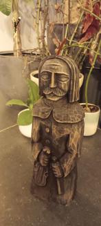Houten beeld man  met snor, mantel en viool, Ophalen
