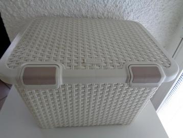Bac De Rangement avec couvercle, Marque CURVER. 43L beschikbaar voor biedingen