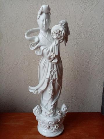 Guanyin wit porseleinen beeldje uit China/Dehua 70s 36cm beschikbaar voor biedingen