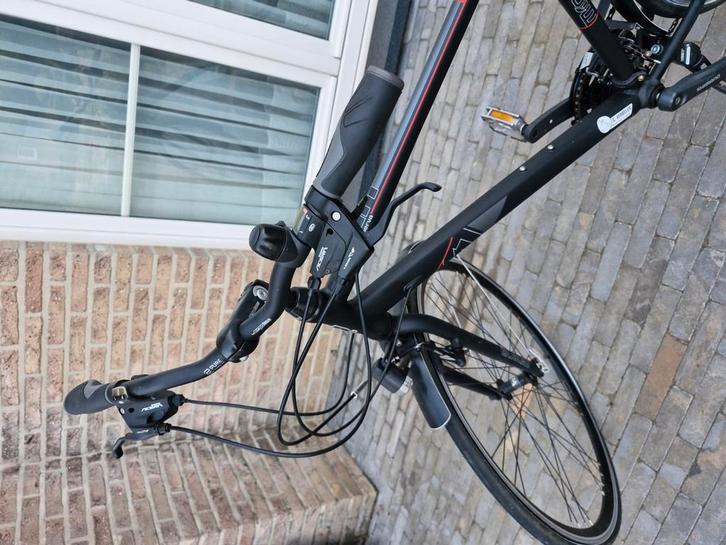 nog bijna nieuwe fiets geen 50 km gereden ., Fietsen en Brommers, Fietsen | Dames | Sportfietsen en Toerfietsen, Zo goed als nieuw