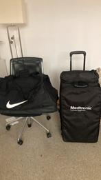 2 reistassen, Ophalen, Zo goed als nieuw, Wieltjes