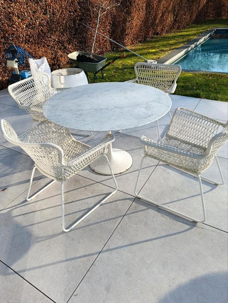 Table Replica Tulip de 120 cm de diamètre, Jardin & Terrasse, Ensembles de jardin, Enlèvement