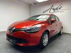 Renault Clio 0.9 TCe *GPS*AIRCO*GARANTIE 12 MOIS* (bj 2015), Auto's, Stof, Gebruikt, Zwart, 3 cilinders