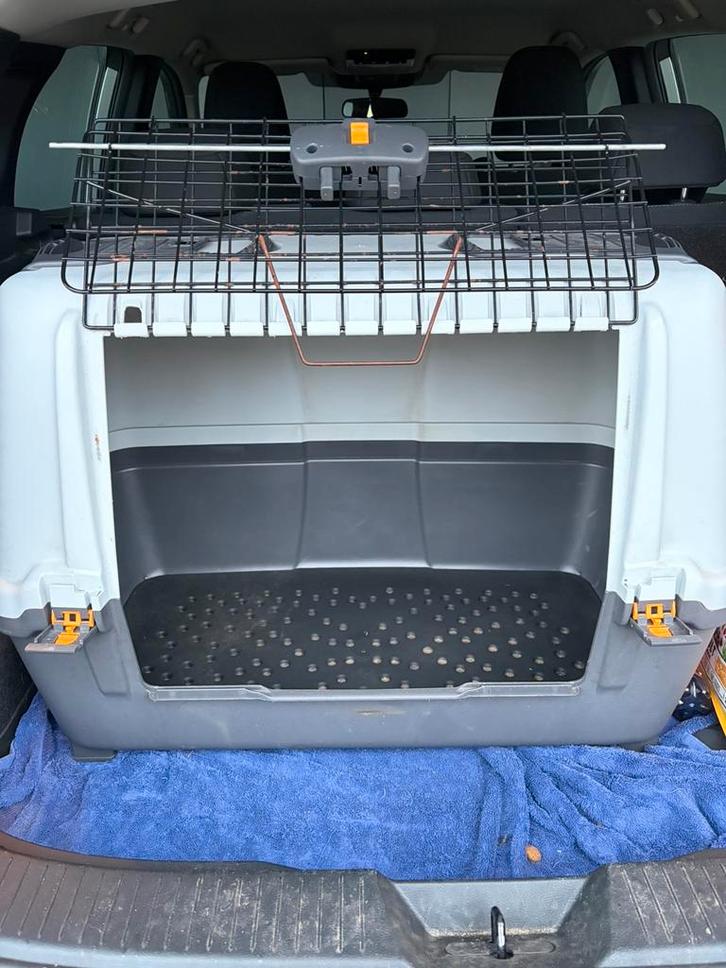 Auto/hondenbench, Dieren en Toebehoren, Hondenbenches, Zo goed als nieuw, Ophalen