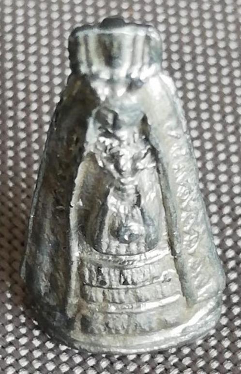 Statue miniature d'un saint dans un étui en métal, Antiquités & Art, Antiquités | Objets religieux, Enlèvement ou Envoi