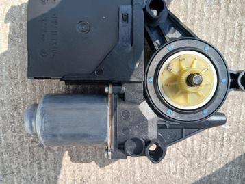 Raam motor met module golf 5 1k1  beschikbaar voor biedingen