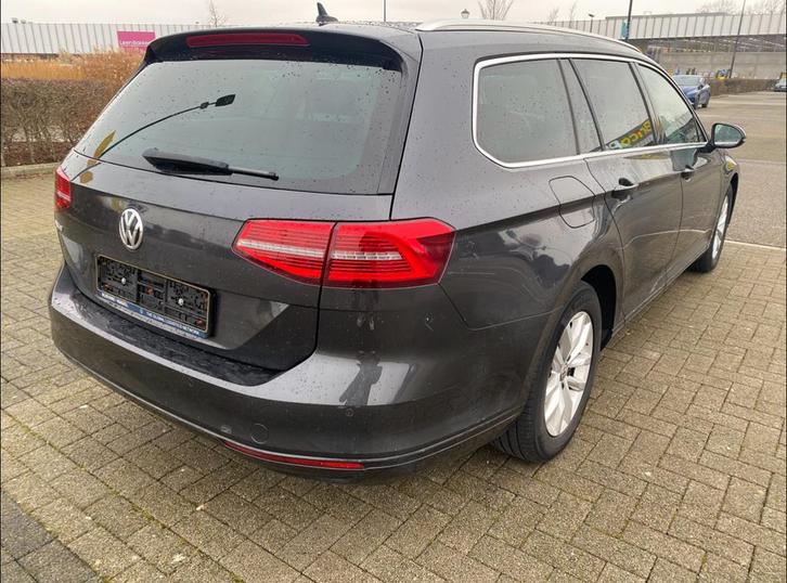 VW Passat Variant 2.0TDI, Autos, Volkswagen, Particulier, Passat, ABS, Caméra de recul, Phares directionnels, Régulateur de distance