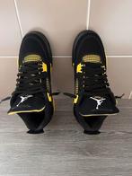 Jordan 4 Retro Thunder (2023), Kleding | Heren, Schoenen, Ophalen, Zwart, Zo goed als nieuw, Sneakers