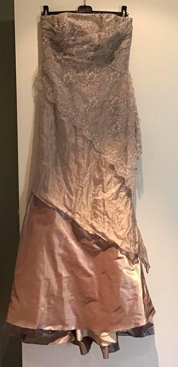 Vêtements de suite, Oni onik, Robe de demoiselle d'honneur, Comme neuf, Brun