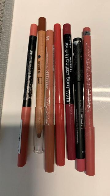 7 lippenpotloden, voor de kleurenliefhebber. beschikbaar voor biedingen