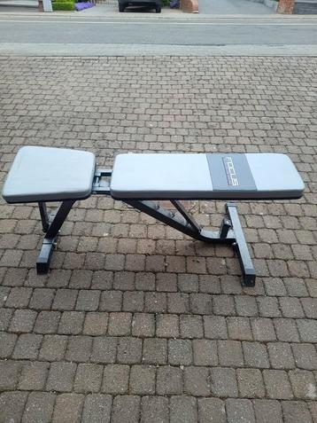 Fitnessbank beschikbaar voor biedingen