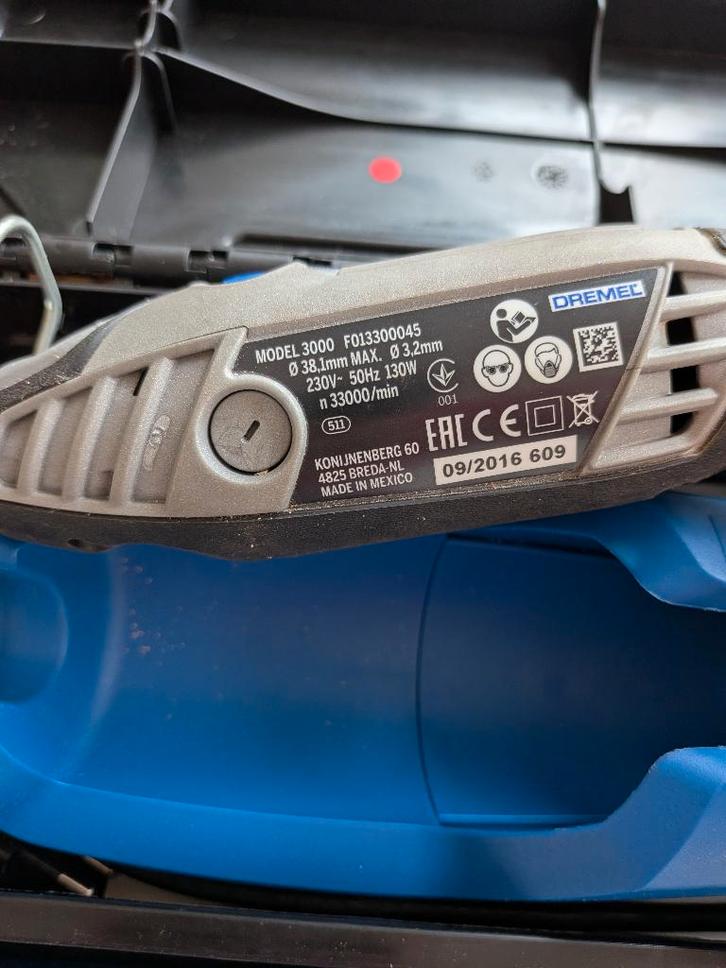 Dremel 3000 (in koffer met accessoires), Hobby en Vrije tijd, Knutselen, Zo goed als nieuw, Knutselwerk, Ophalen of Verzenden