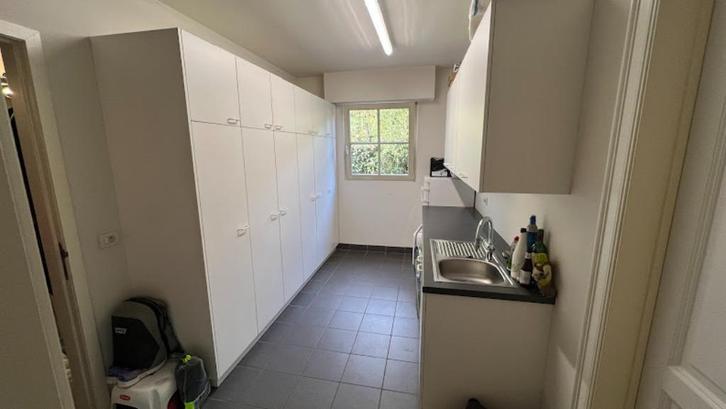 Witte berging kasten, Huis en Inrichting, Kasten | Kleerkasten, Gebruikt, 200 cm of meer, 200 cm of meer, 50 tot 75 cm, Met deur(en)