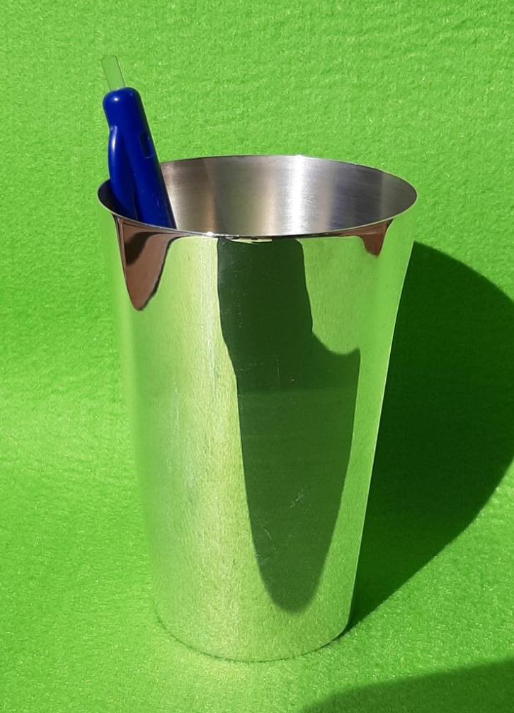 Verzilverde ( dobbel ) Beker / Vaasje. Hoogte 11 cm. Keltum, Antiek en Kunst, Antiek | Zilver en Goud, Zilver, Ophalen of Verzenden