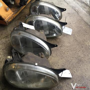 Opel Corsa B 2000 Koplamp Links of Rechts elektr. beschikbaar voor biedingen