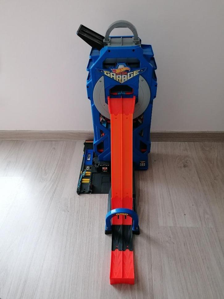 Hot Wheels garage, Kinderen en Baby's, Speelgoed | Racebanen, Zo goed als nieuw, Handmatig, Hot Wheels, Ophalen of Verzenden