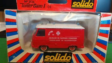 Ambulance des sapeurs-pompiers Peugeot J9
