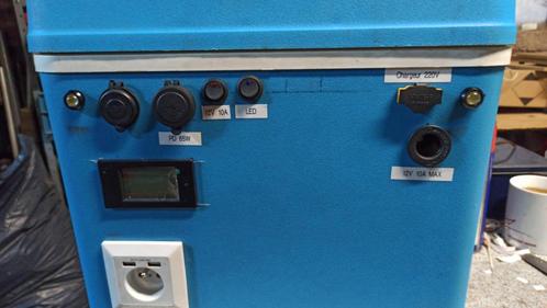 Elektriciteitscentrale, zelfgemaakt, Caravans en Kamperen, Caravanaccessoires, Zo goed als nieuw, Ophalen