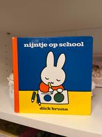 Miffy Goes to School book, Boeken, Ophalen of Verzenden, Zo goed als nieuw, Dick Bruna, 2 tot 3 jaar