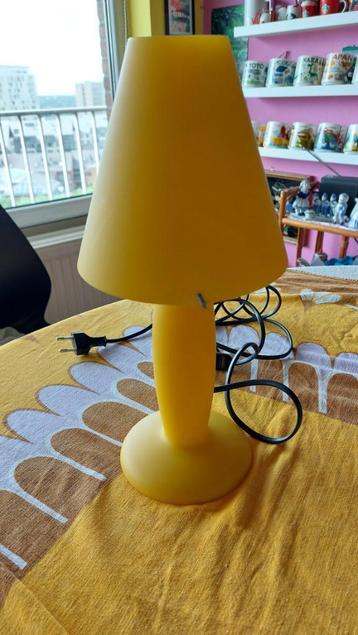 Lampe de table IKEA jaune  beschikbaar voor biedingen