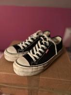 Sneakers met ietwat dikke zolen, Levi's., Kleding | Dames, Schoenen, Zwart, Ophalen of Verzenden, Sneakers, Gedragen