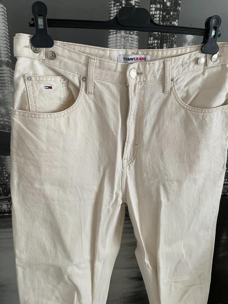 ecru lange broek - merk Tommy Hilfiger (W30 / L30), Kleding | Dames, Broeken en Pantalons, Zo goed als nieuw, Maat 42/44 (L), Beige