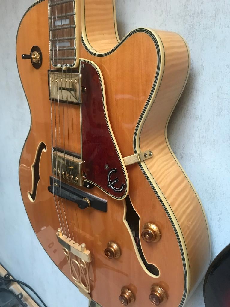 Jazzgitaar Epiphone Joe Pass (semi akoestisch), Musique & Instruments, Instruments à corde | Guitares | Électriques, Comme neuf