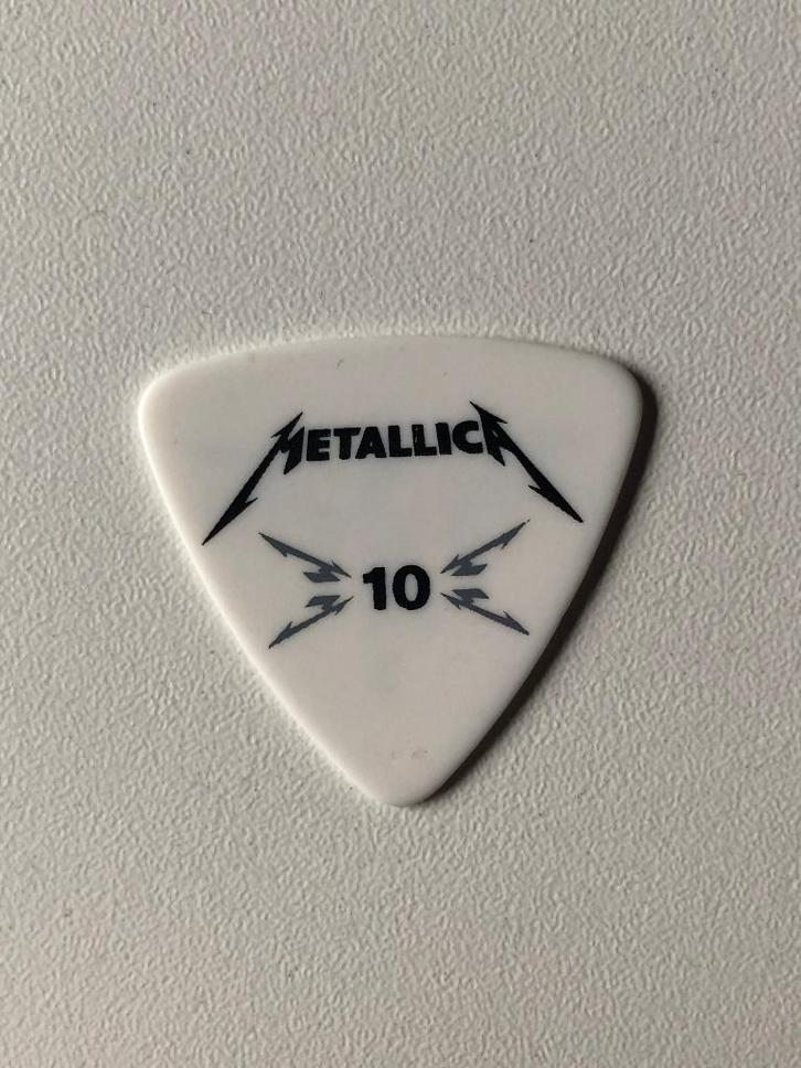 Metallica 2010 world magnetic 2010 original bass plectrum, Cd's en Dvd's, Cd's | Hardrock en Metal, Zo goed als nieuw, Ophalen of Verzenden