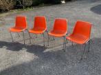 4 Vintage oranje stoelen met plastic omhulsel, Huis en Inrichting, Stoelen, Ophalen, Kunststof, Gebruikt, Overige kleuren