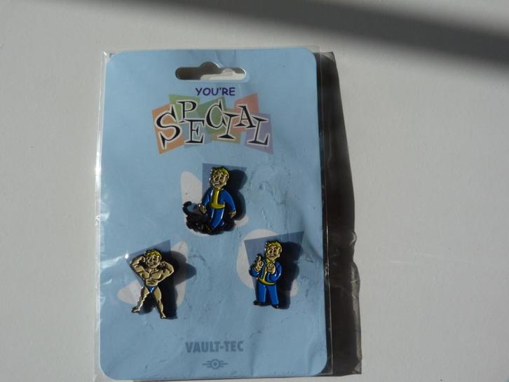 Pin's Fallout You're Special Vault-tec - Nieuw [Hardware], Verzamelen, Speldjes, Pins en Buttons, Nieuw, Speldje of Pin, Figuurtje