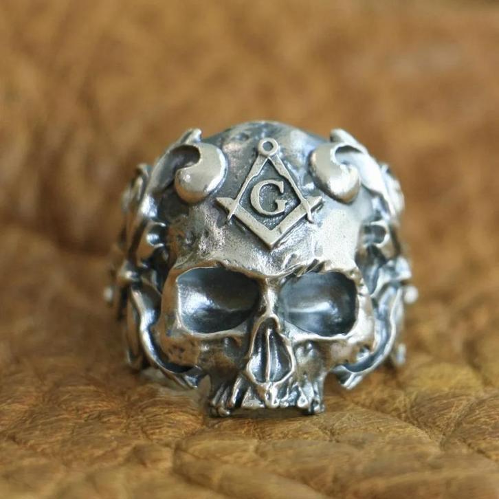 Skull ring met vrijmetselaar symbool - 925 Zilver, Handtassen en Accessoires, Ringen, Nieuw, Dame of Heer, Zilver, Zilver, Verzenden