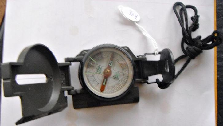 Boussole militaire métallique, TfA 42-1004, vintage, neuve, Sport en Fitness, Bergsport en Wandelen, Nieuw, Overige typen, Ophalen of Verzenden