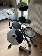 Roland drumstel. Compleet met krukje en Roland speaker, Muziek en Instrumenten, Drumstellen en Slagwerk, Ophalen, Zo goed als nieuw