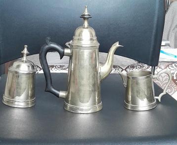 Service à thé ancien beschikbaar voor biedingen