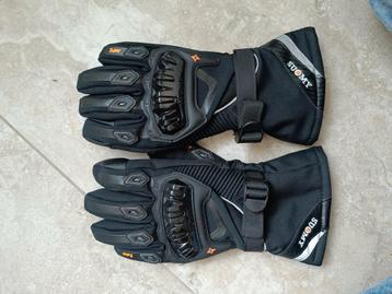 Motorhandschoen medium  beschikbaar voor biedingen