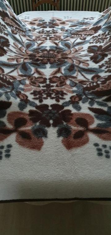 2 couvertures doubles en laine - marque DIDAS - laine/dralon