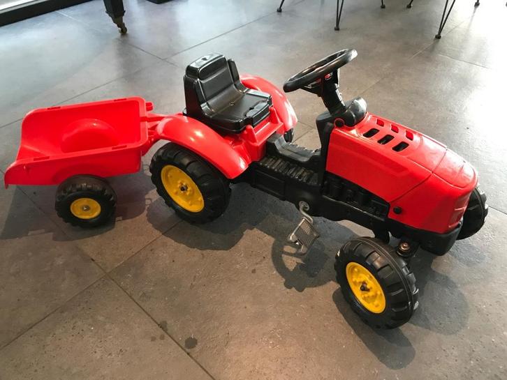 Rode tractor met aanhanger voor kinderen, Kinderen en Baby's, Speelgoed | Buiten | Voertuigen en Loopfietsen, Zo goed als nieuw
