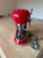 Rode smeg koffietoestel, Ophalen, Koffiemachine